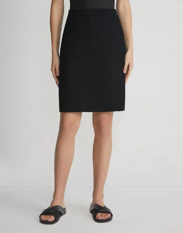 Block Mesh Stitch Skirt In Black